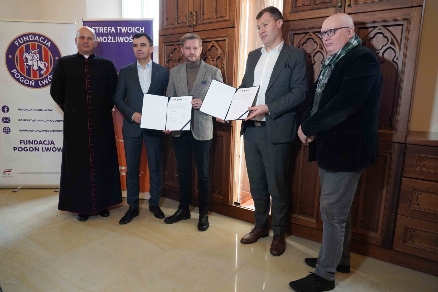 Zdjęcie z galerii wydarzenia: Pomnik i ścieżka historyczna w Głogowie na 1000-lecie koronacji Bolesława Chrobrego