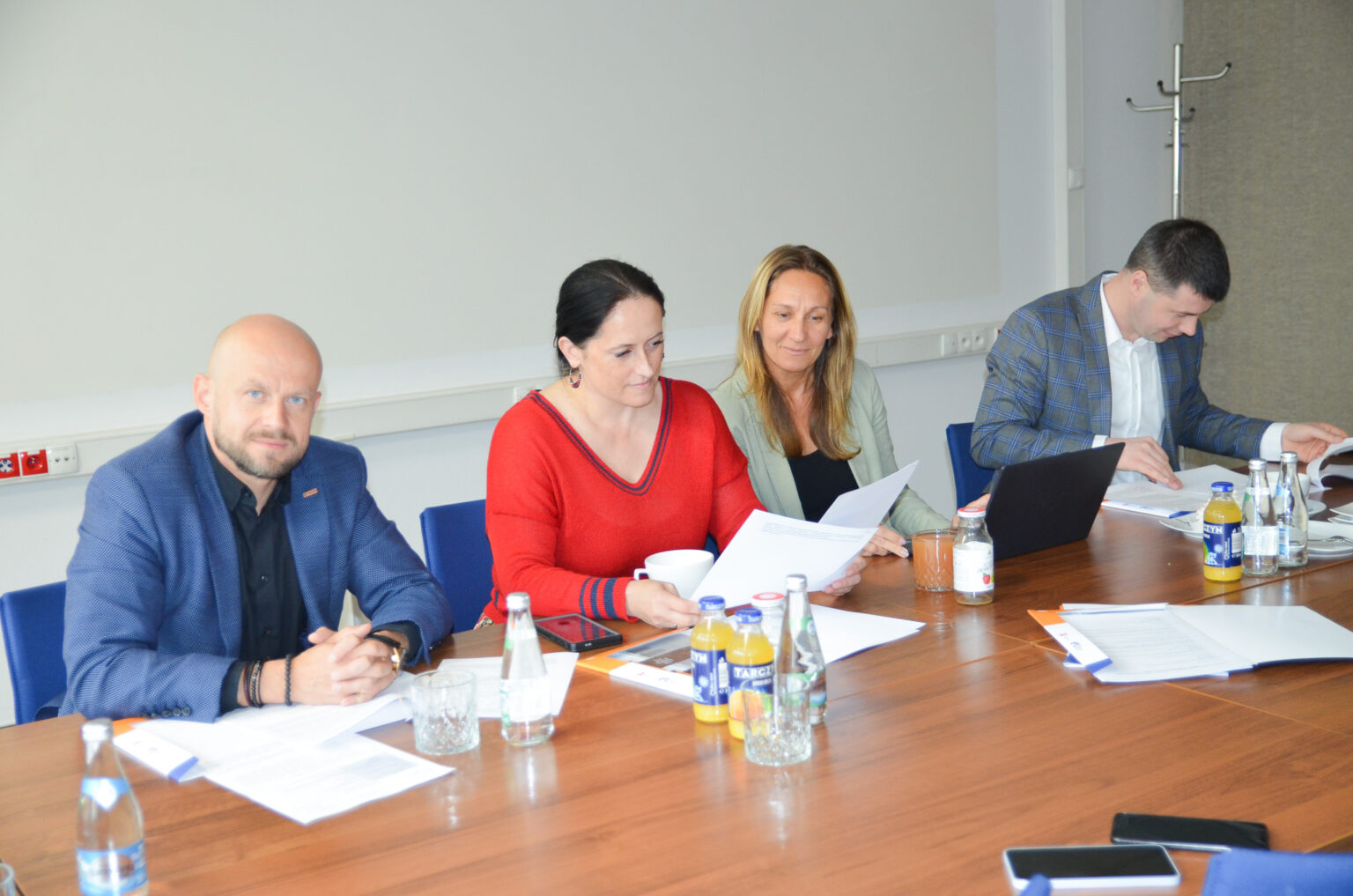 Zdjęcie z galerii wydarzenia: W Centrum Konferencyjnym LSSE obradowała Kapituła Konkursu „Złote RROGi”
