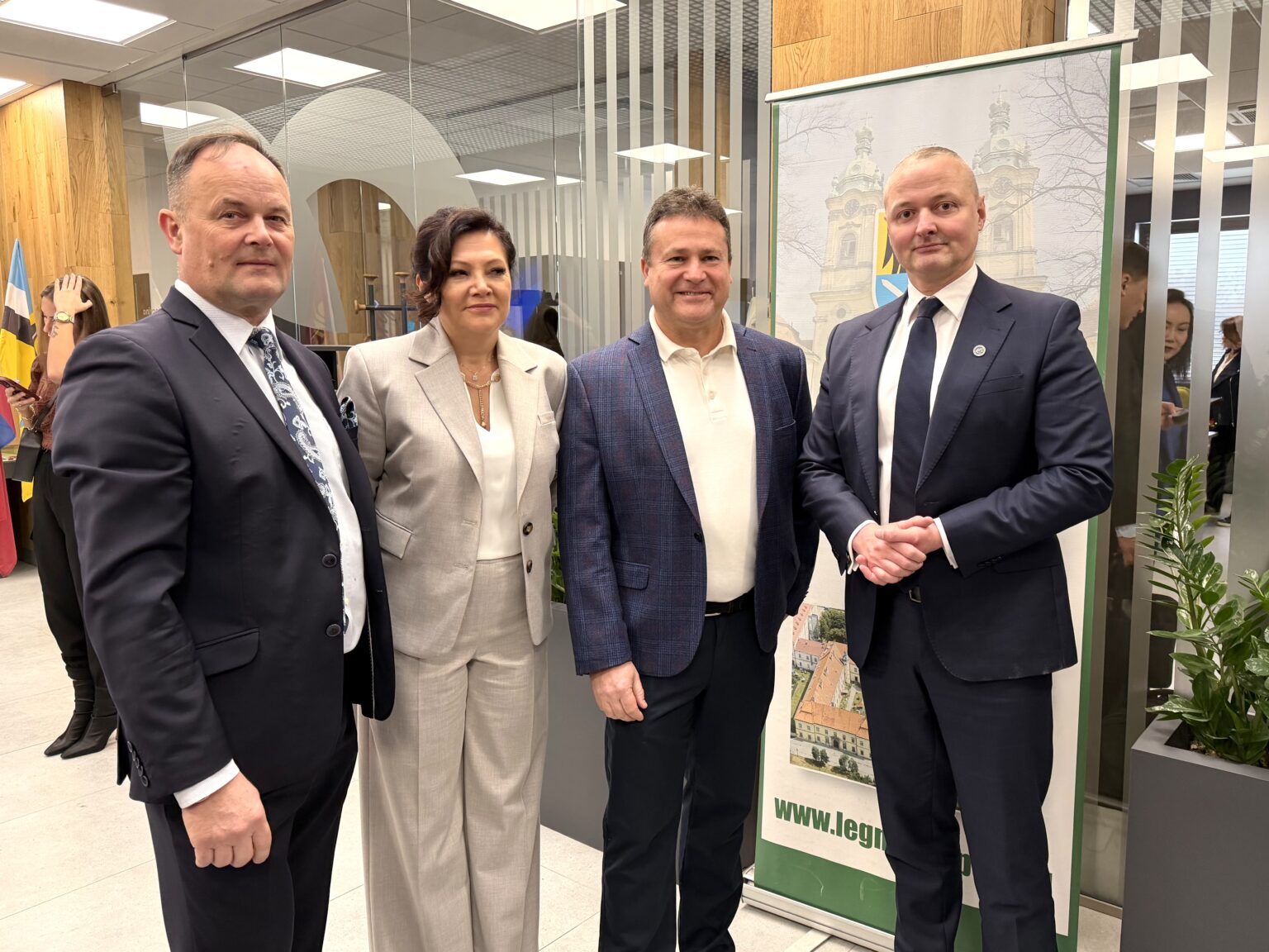 Zdjęcie z galerii wydarzenia: Uczestniczymy w konferencji poświęconej rozwojowi polsko-mongolskiej współpracy gospodarczej