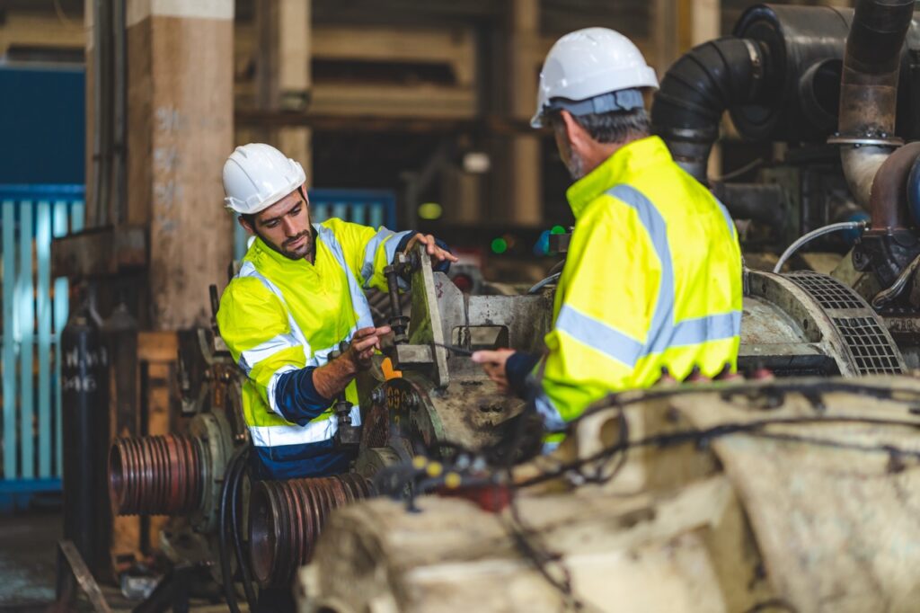 * Industrial Services (Usługi dla przemysłu) Duży