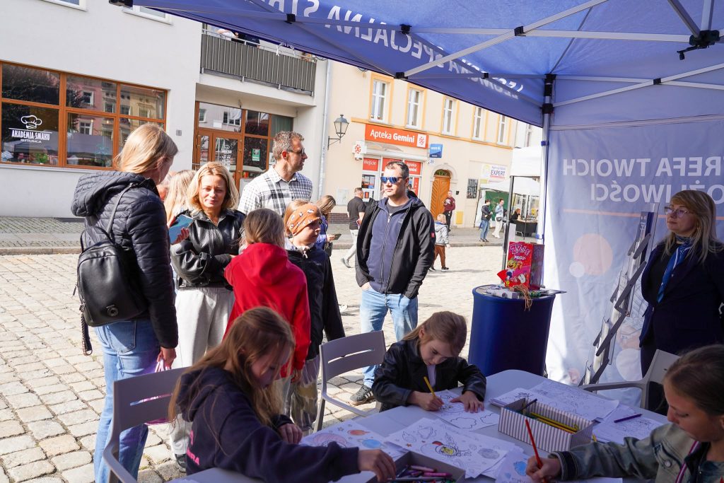 ludzie, stoisko, namiot reklamowy