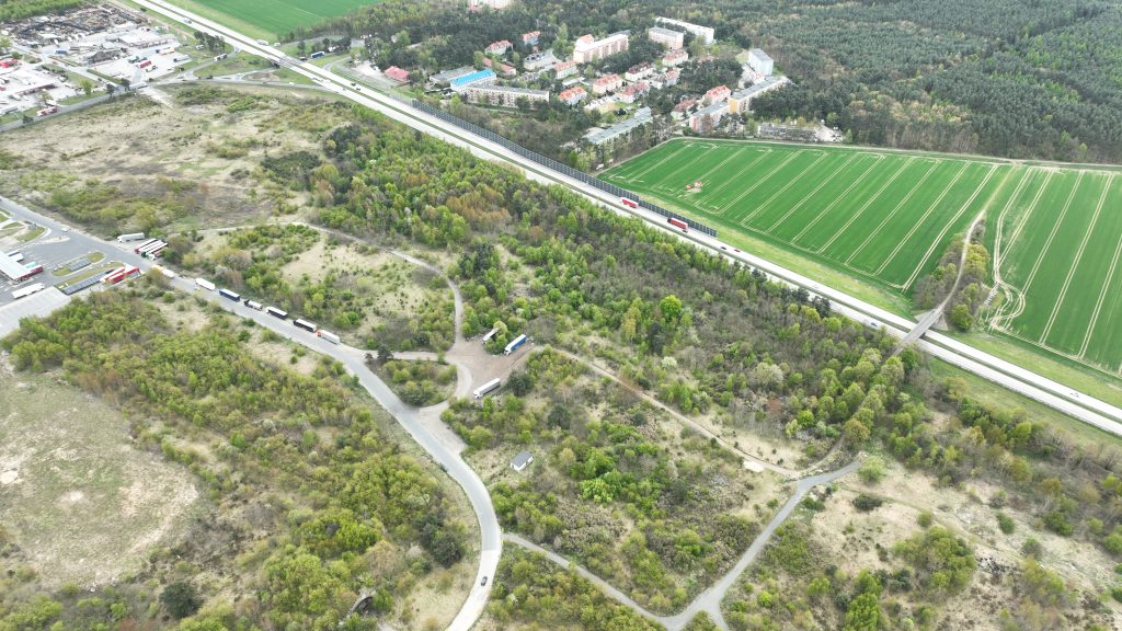 teren inwestycyjne, widok z góry, budynki