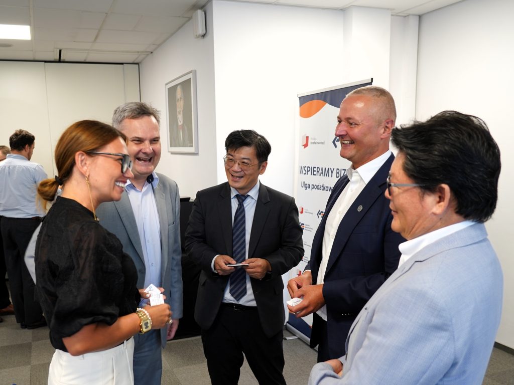 rozmowa, grupa ludzi, prezes LSSE