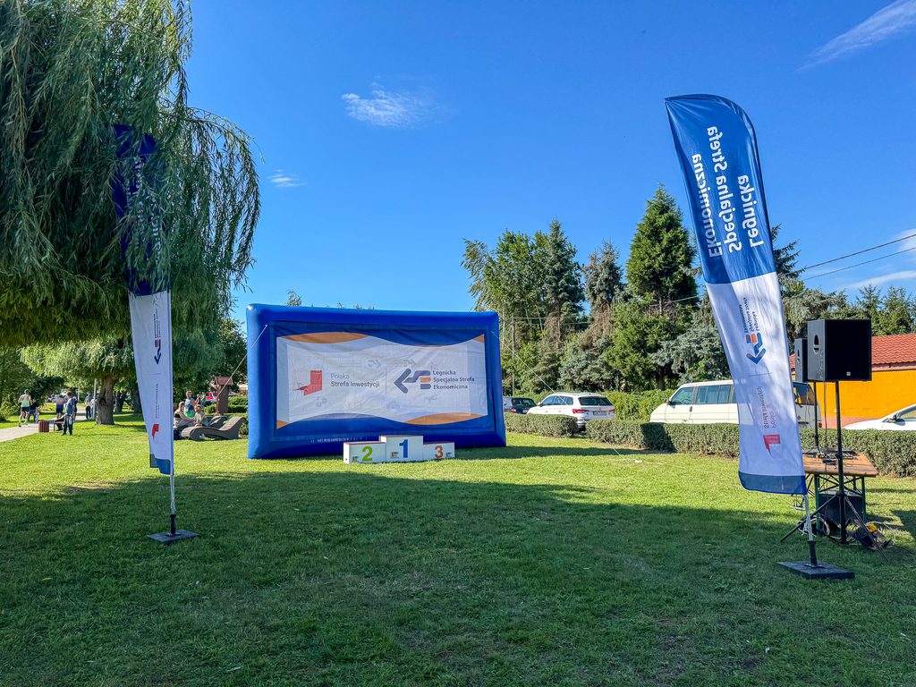 polana, flagi LSSE, ścianka dmuchana LSSE, podium