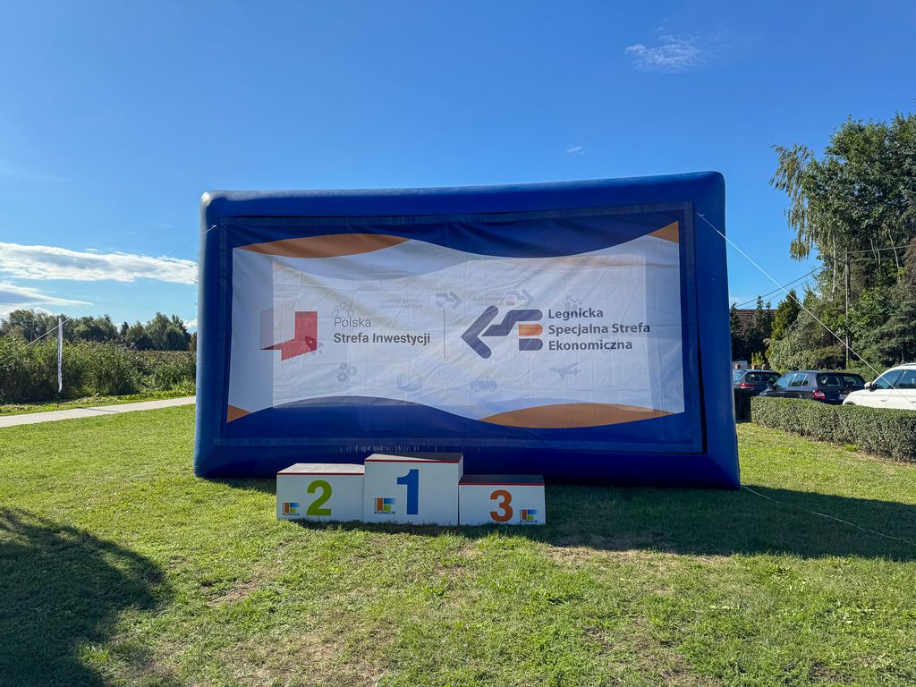 podium, dmuchana ścianka LSSE, polana