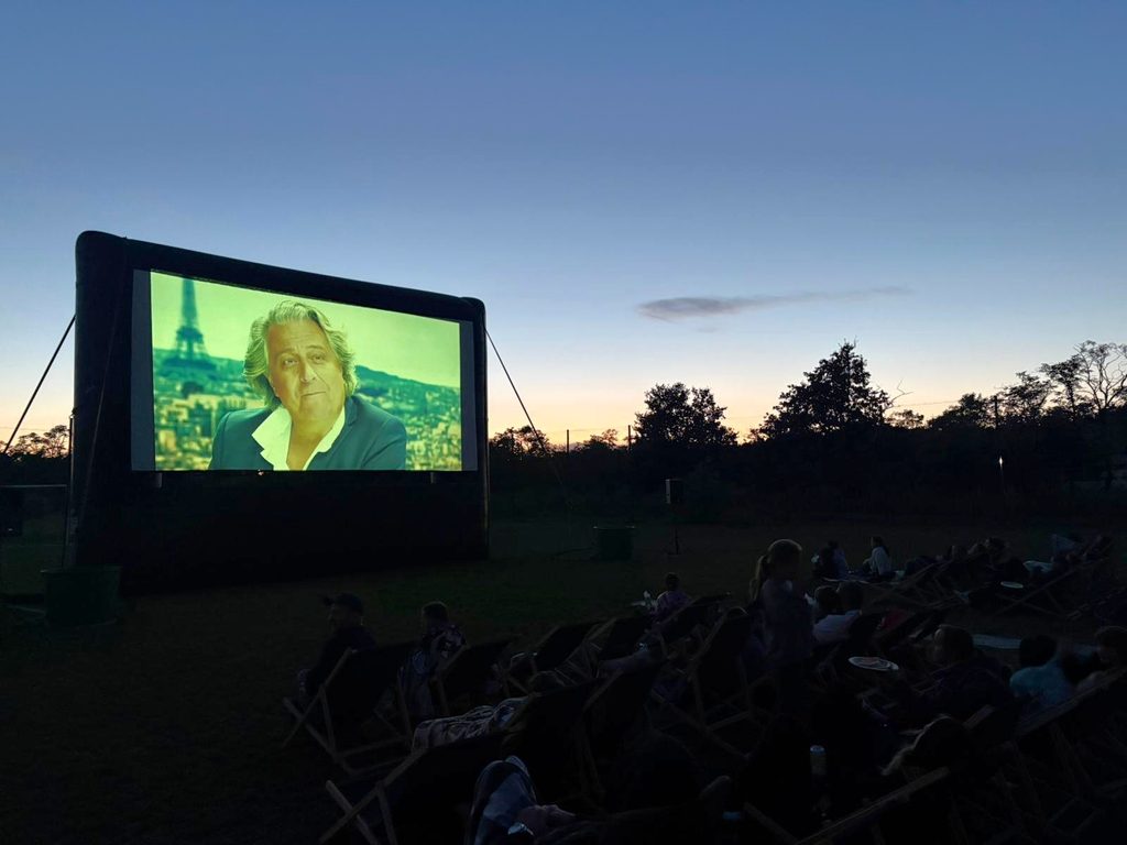 Ludzie, kino plenerowe